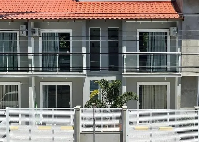 Residencial Farol Das Conchas Bombinhas